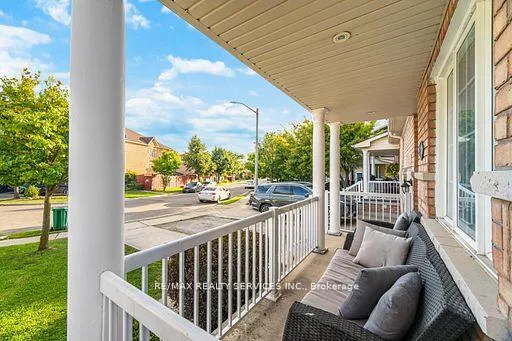 Photo 6 of 130 Dells Crescent, Brampton, Fletcher's Meadow — HOMEH