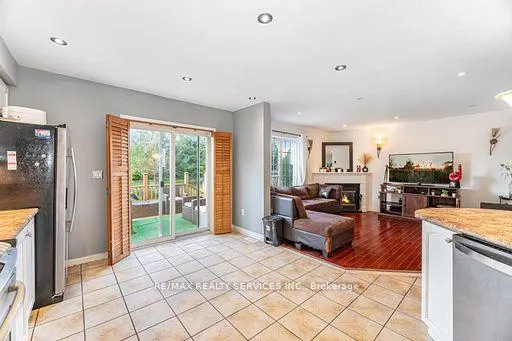 Photo 12 of 130 Dells Crescent, Brampton, Fletcher's Meadow — HOMEH