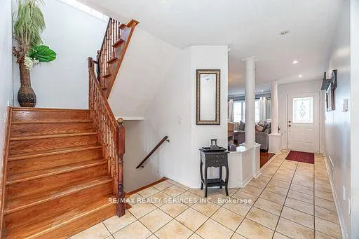 Photo 18 of 130 Dells Crescent, Brampton, Fletcher's Meadow — HOMEH