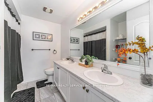 Photo 26 of 130 Dells Crescent, Brampton, Fletcher's Meadow — HOMEH
