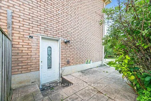 Photo 28 of 130 Dells Crescent, Brampton, Fletcher's Meadow — HOMEH