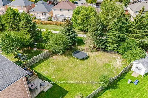 Photo 33 of 130 Dells Crescent, Brampton, Fletcher's Meadow — HOMEH