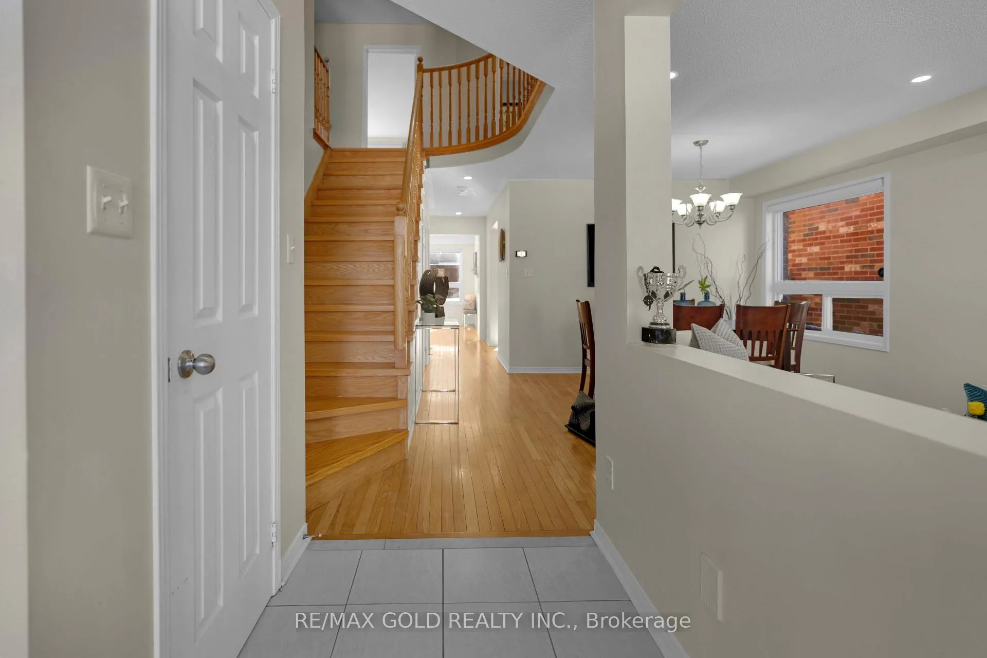 Photo 4 of 23 Schooner Drive, Brampton, Fletcher's Meadow — HOMEH