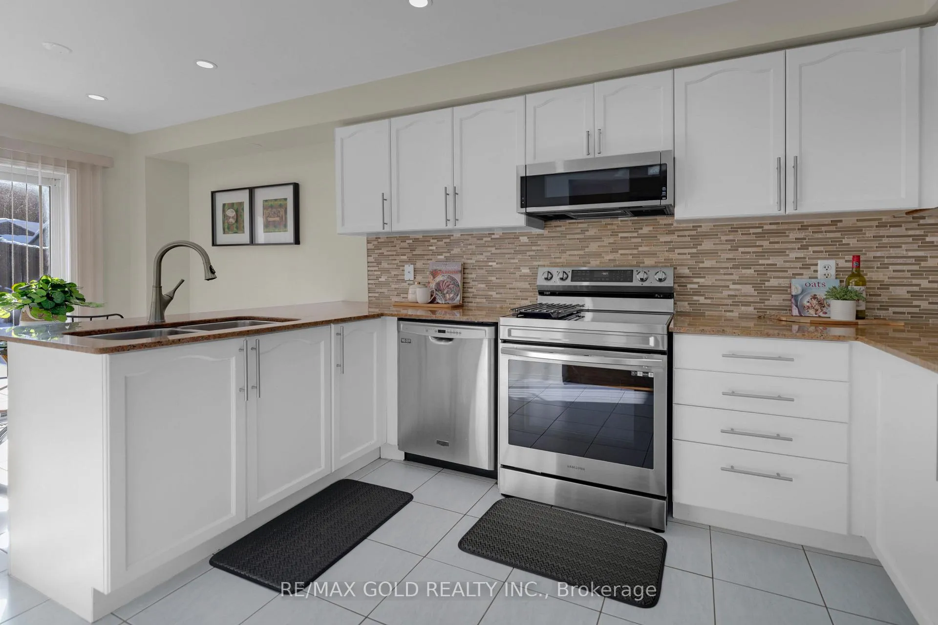 Photo 20 of 23 Schooner Drive, Brampton, Fletcher's Meadow — HOMEH