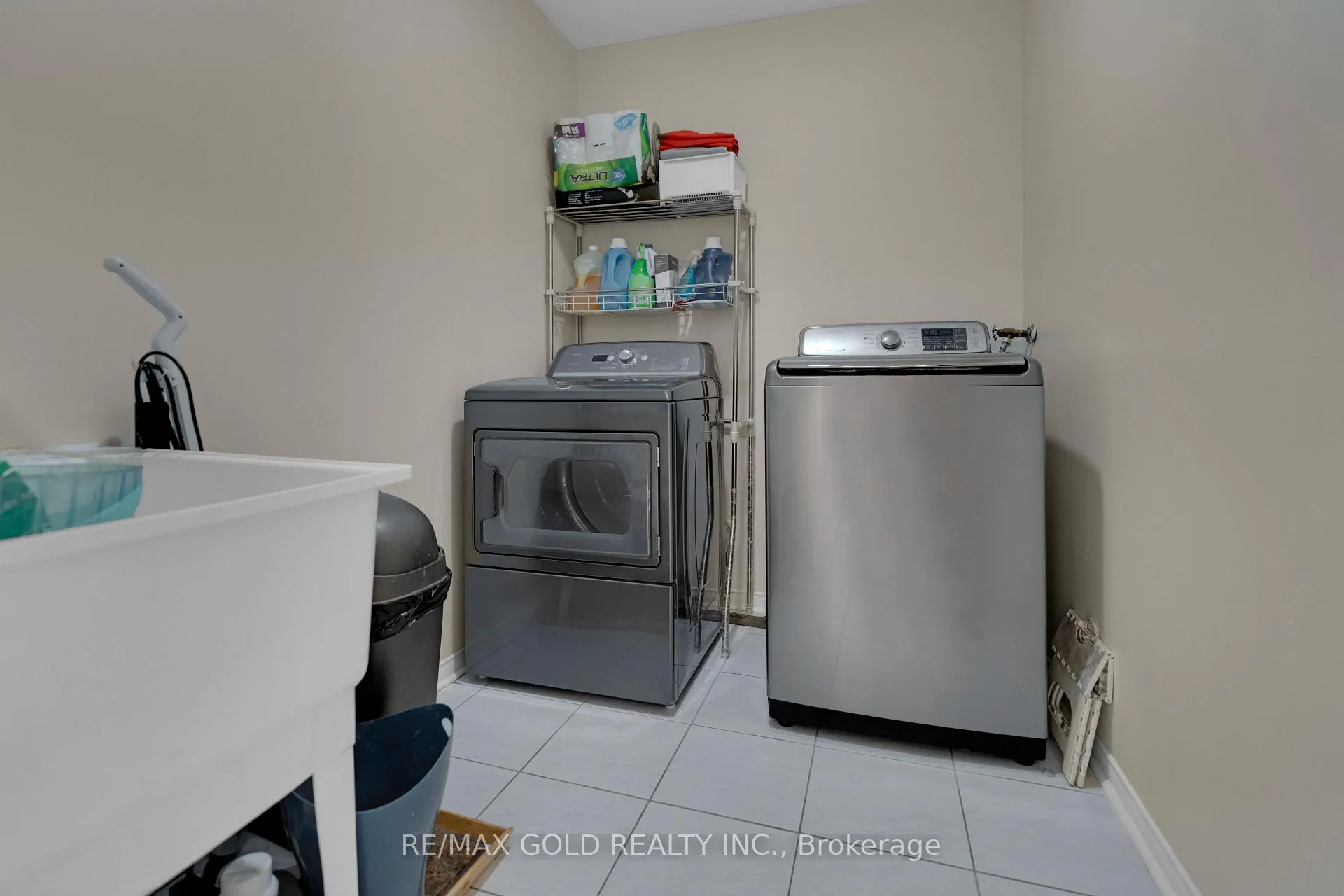 Photo 46 of 23 Schooner Drive, Brampton, Fletcher's Meadow — HOMEH