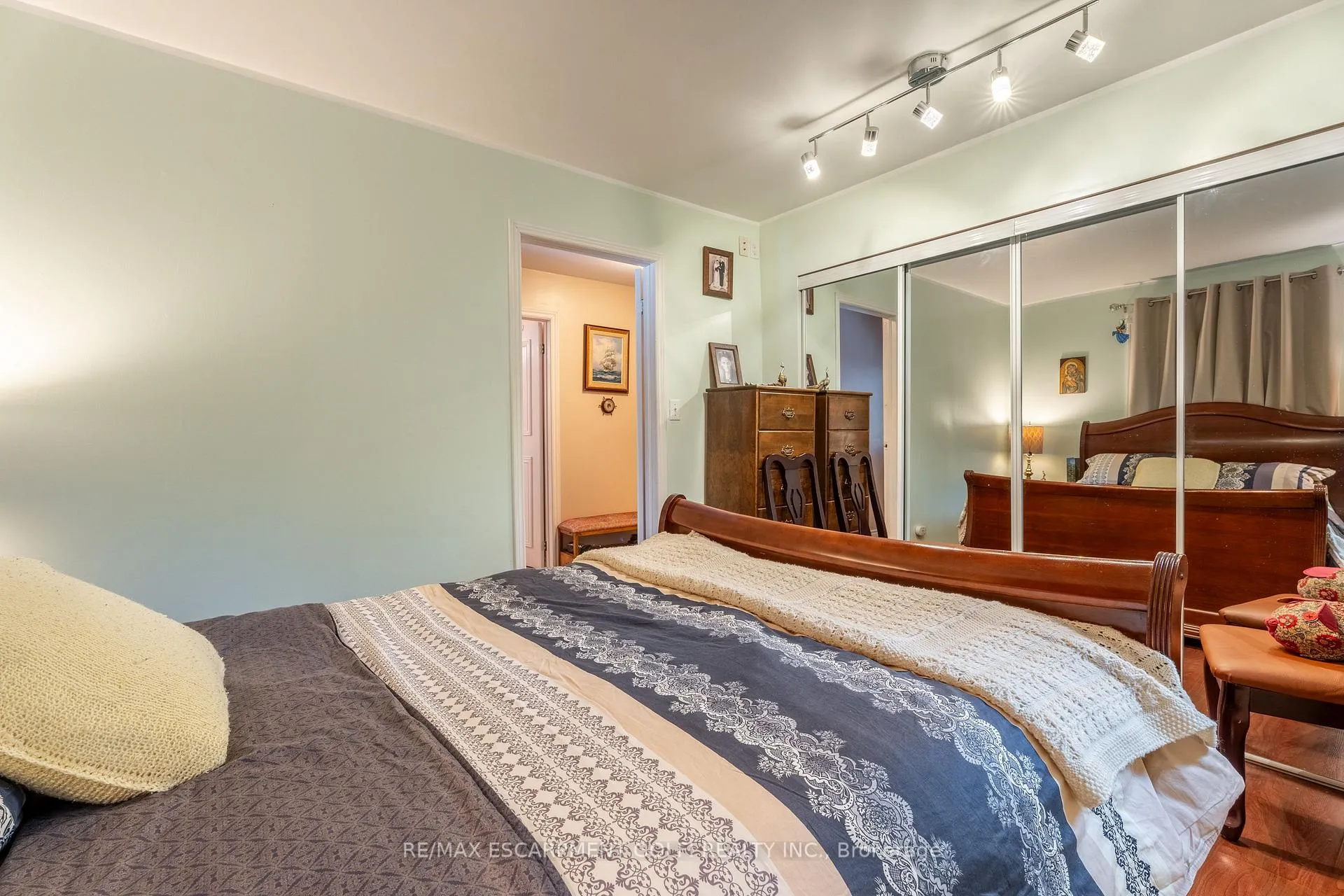 Photo 6 of 439 King William Street, Hamilton, Landsdale — HOMEH