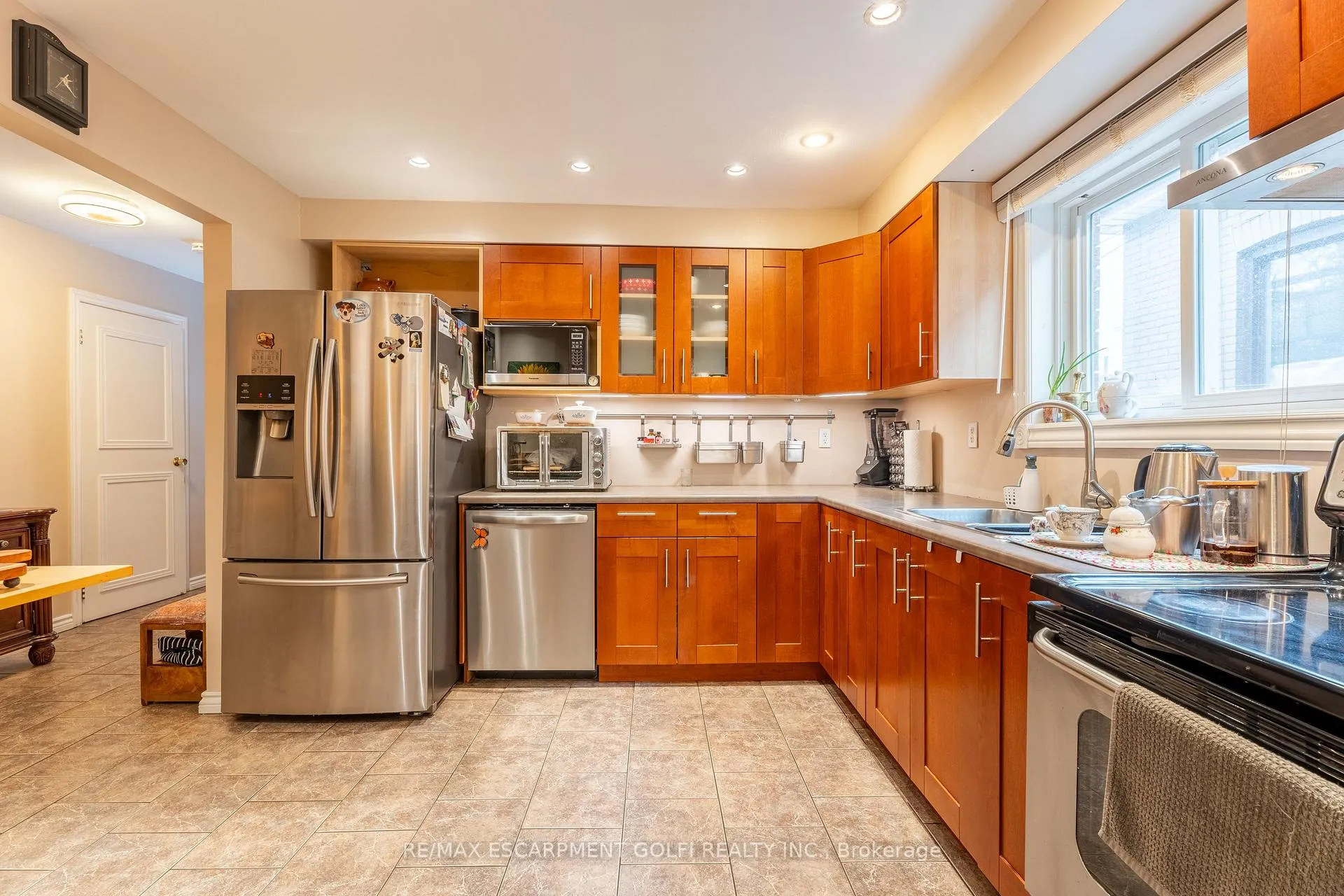 Photo 9 of 439 King William Street, Hamilton, Landsdale — HOMEH