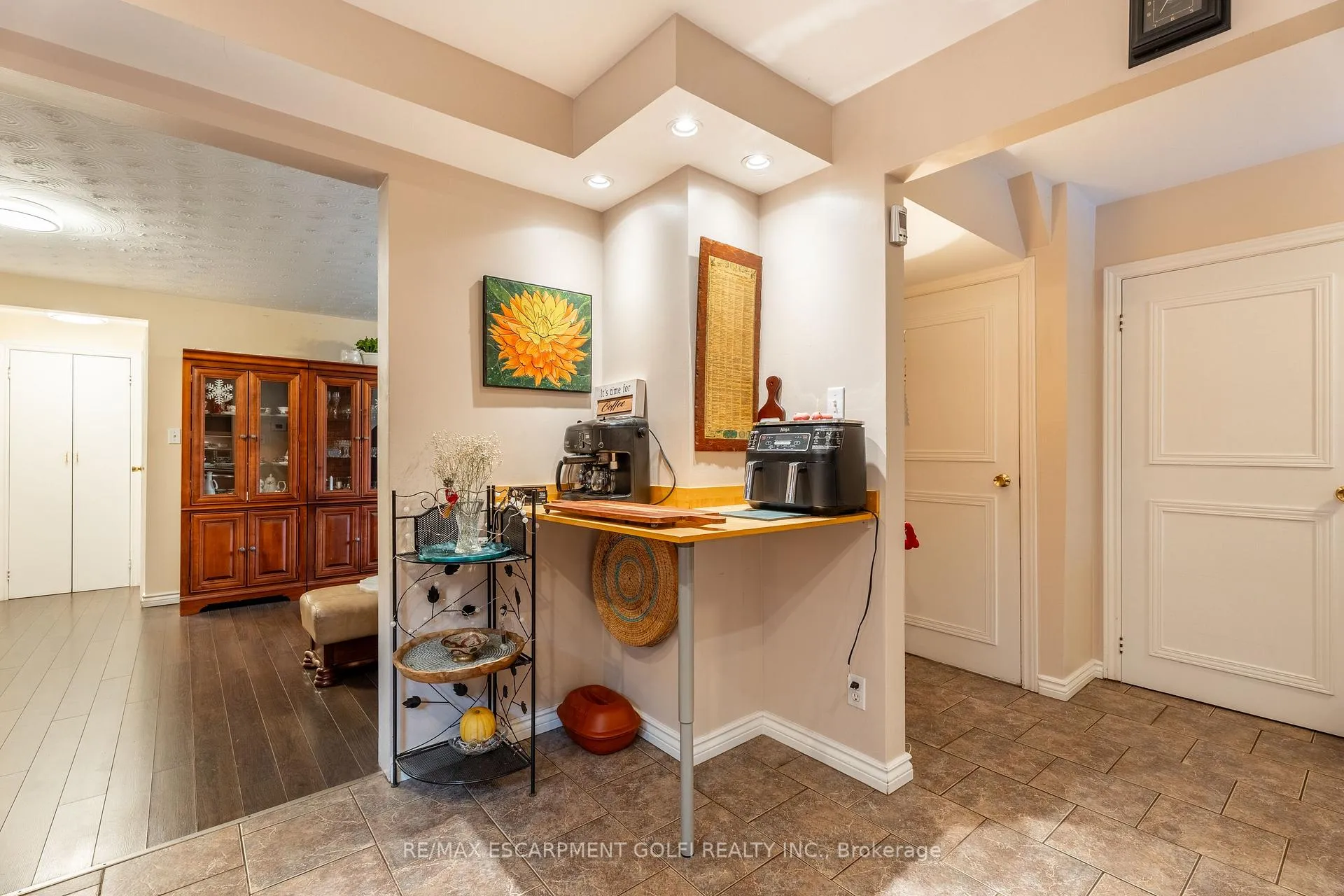 Photo 10 of 439 King William Street, Hamilton, Landsdale — HOMEH