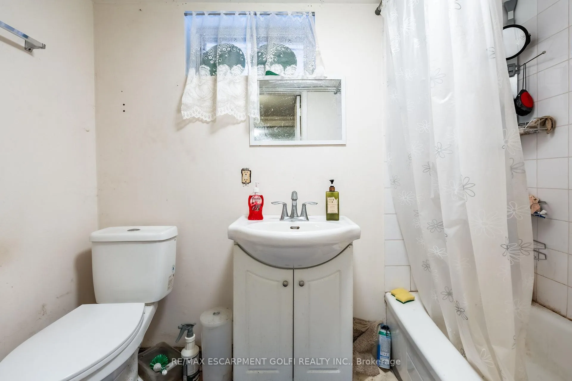 Photo 35 of 439 King William Street, Hamilton, Landsdale — HOMEH