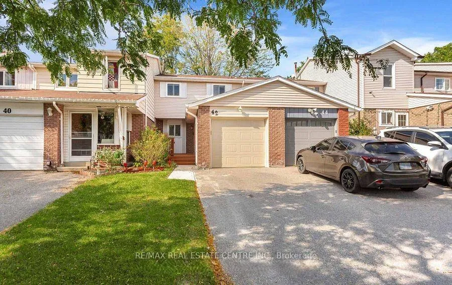 Photo 2 of 42 Gilmore Drive, Brampton, Madoc — HOMEH