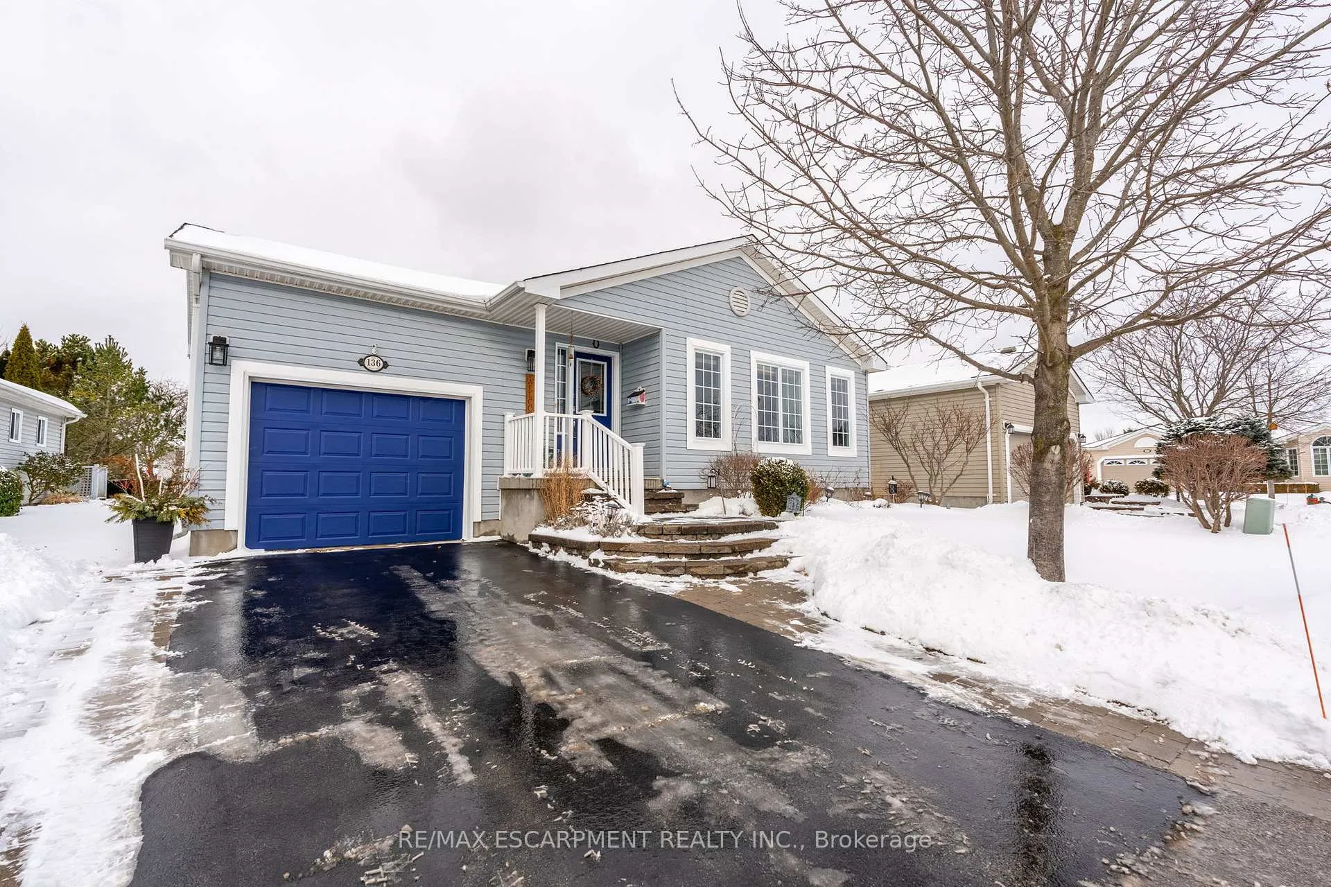 Front of 136 Glenariff Drive