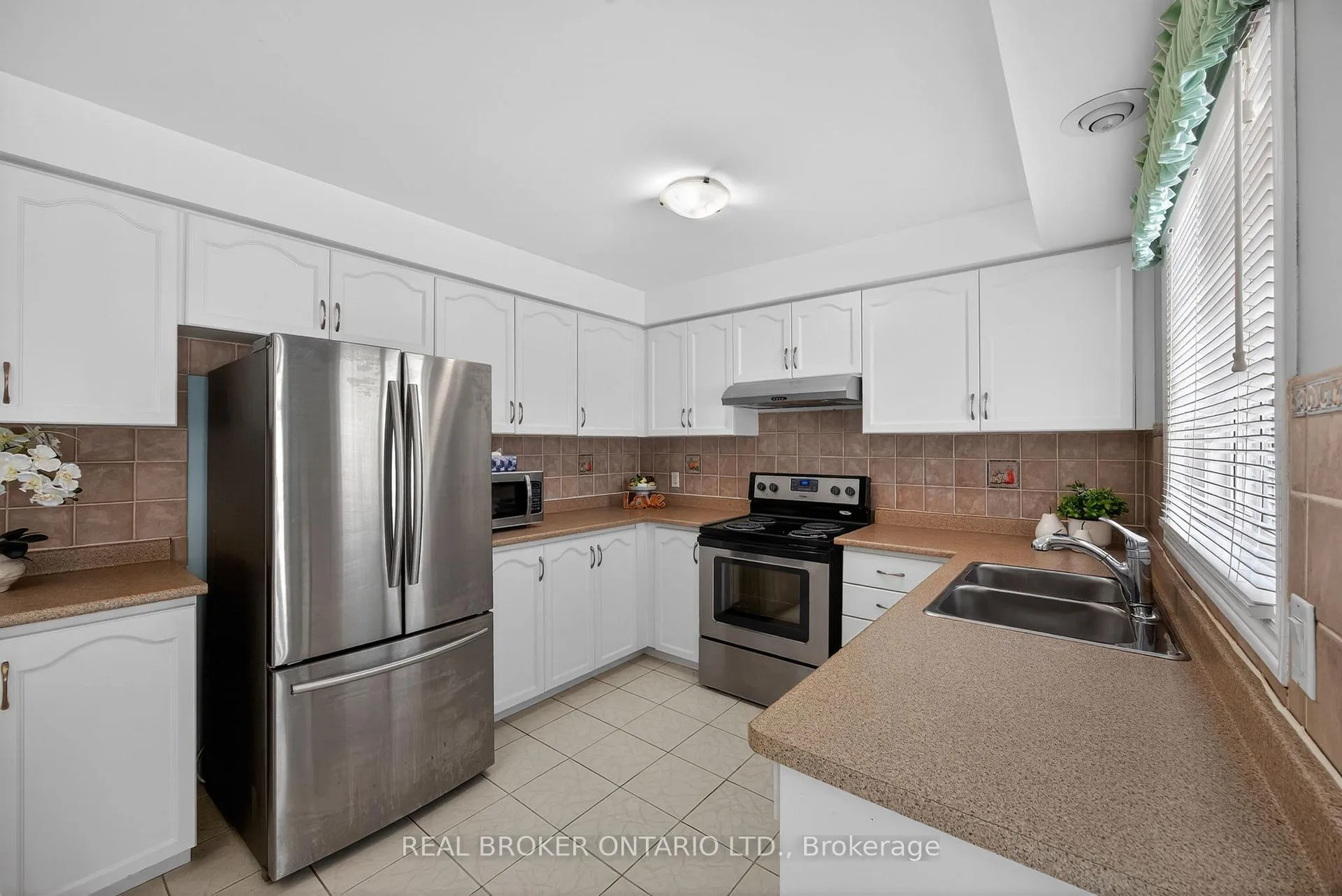 Photo 8 of 9 Riverdale Drive, Wasaga Beach — HOMEH