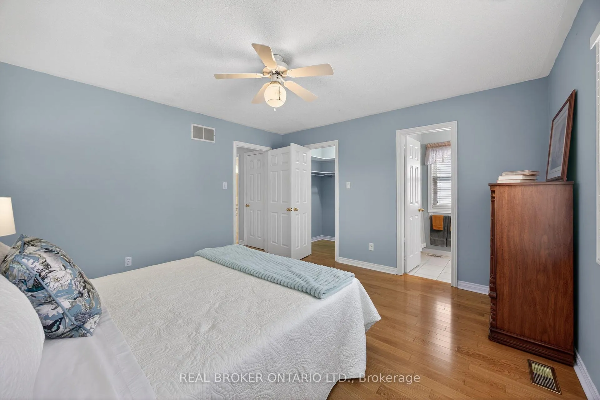 Photo 10 of 9 Riverdale Drive, Wasaga Beach — HOMEH