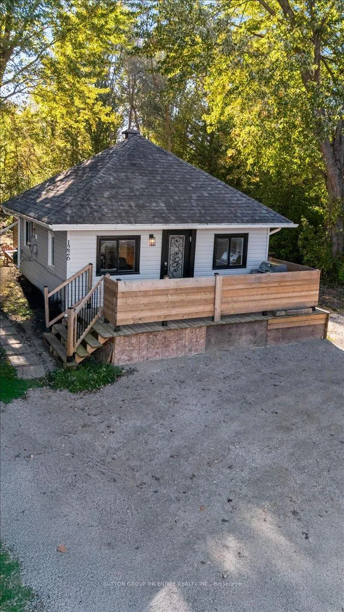 Photo 2 of 1226 Maple Road, Innisfil, Rural Innisfil — HOMEH