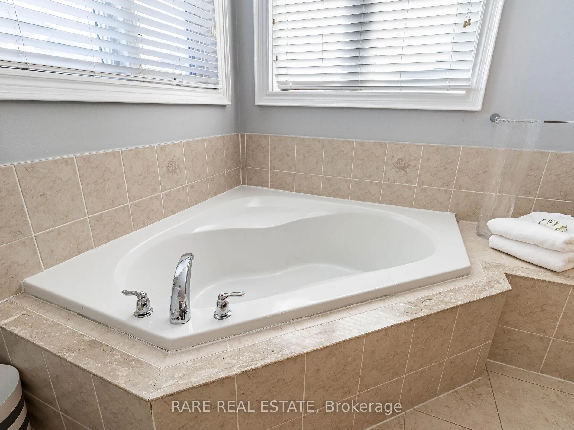 Photo 23 of 29 Darren Road, Brampton, Vales of Castlemore — HOMEH