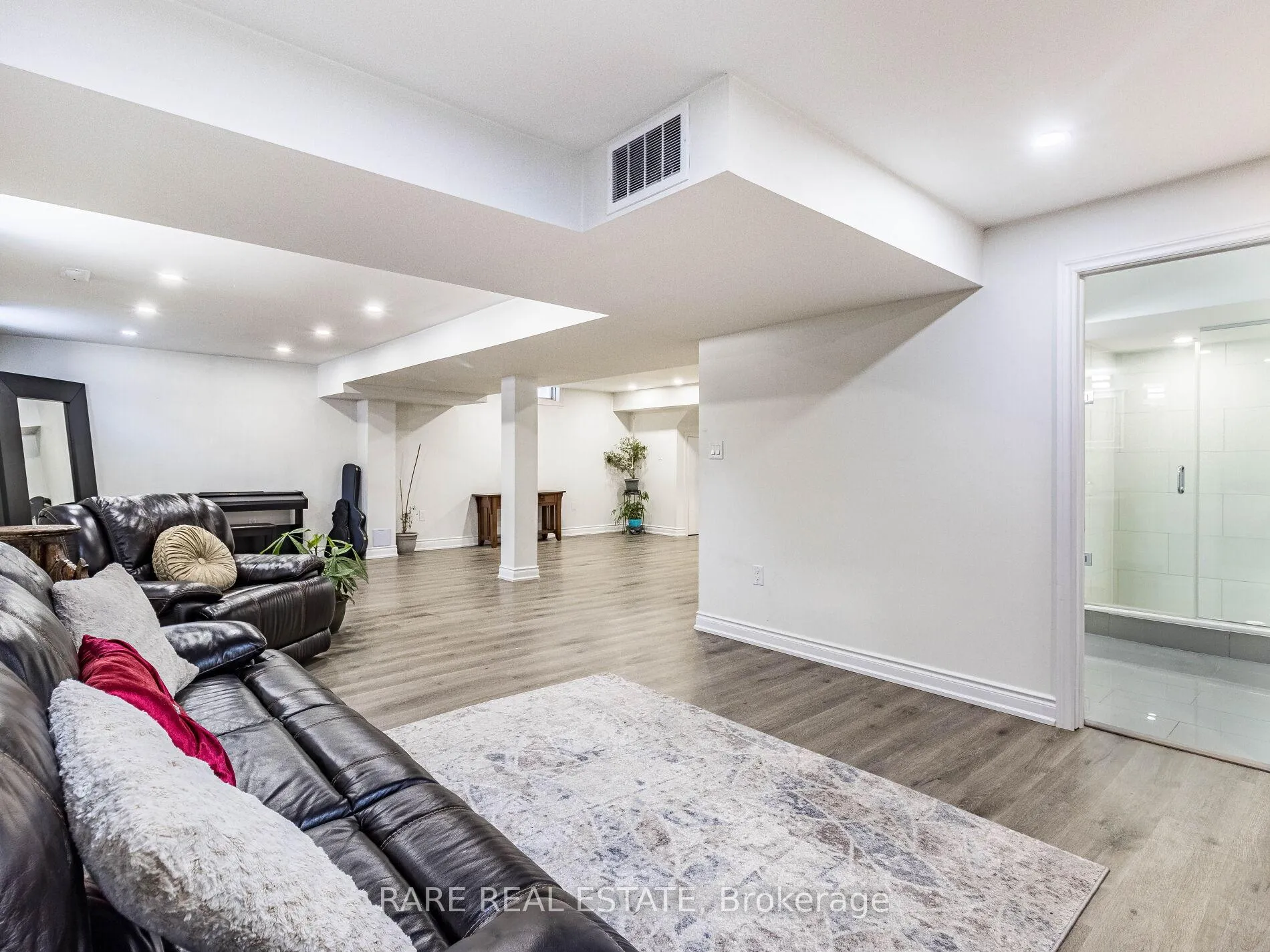 Photo 38 of 29 Darren Road, Brampton, Vales of Castlemore — HOMEH