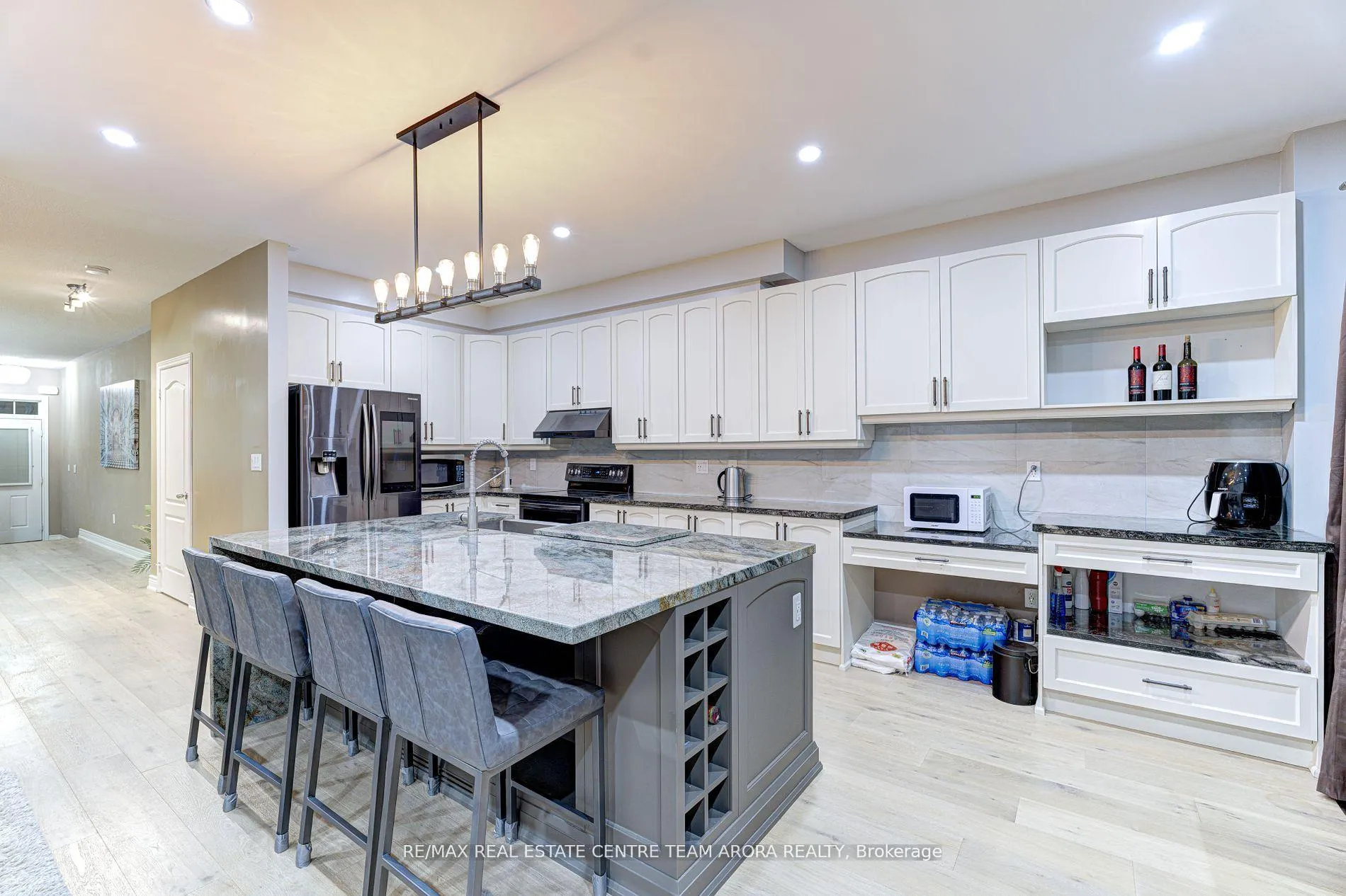 Photo 10 of 8 Kawana Road, Brampton, Bram West — HOMEH