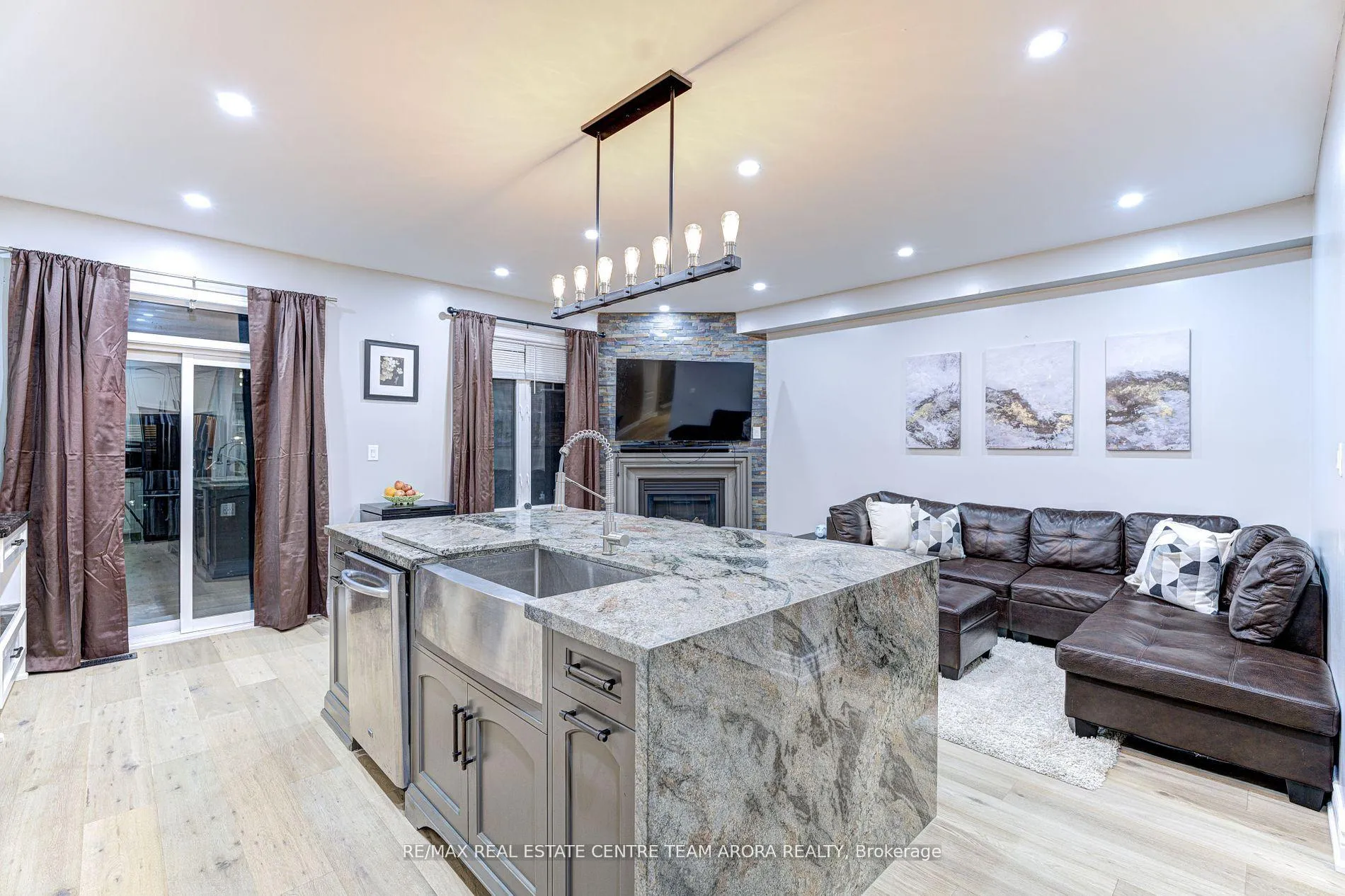 Photo 11 of 8 Kawana Road, Brampton, Bram West — HOMEH