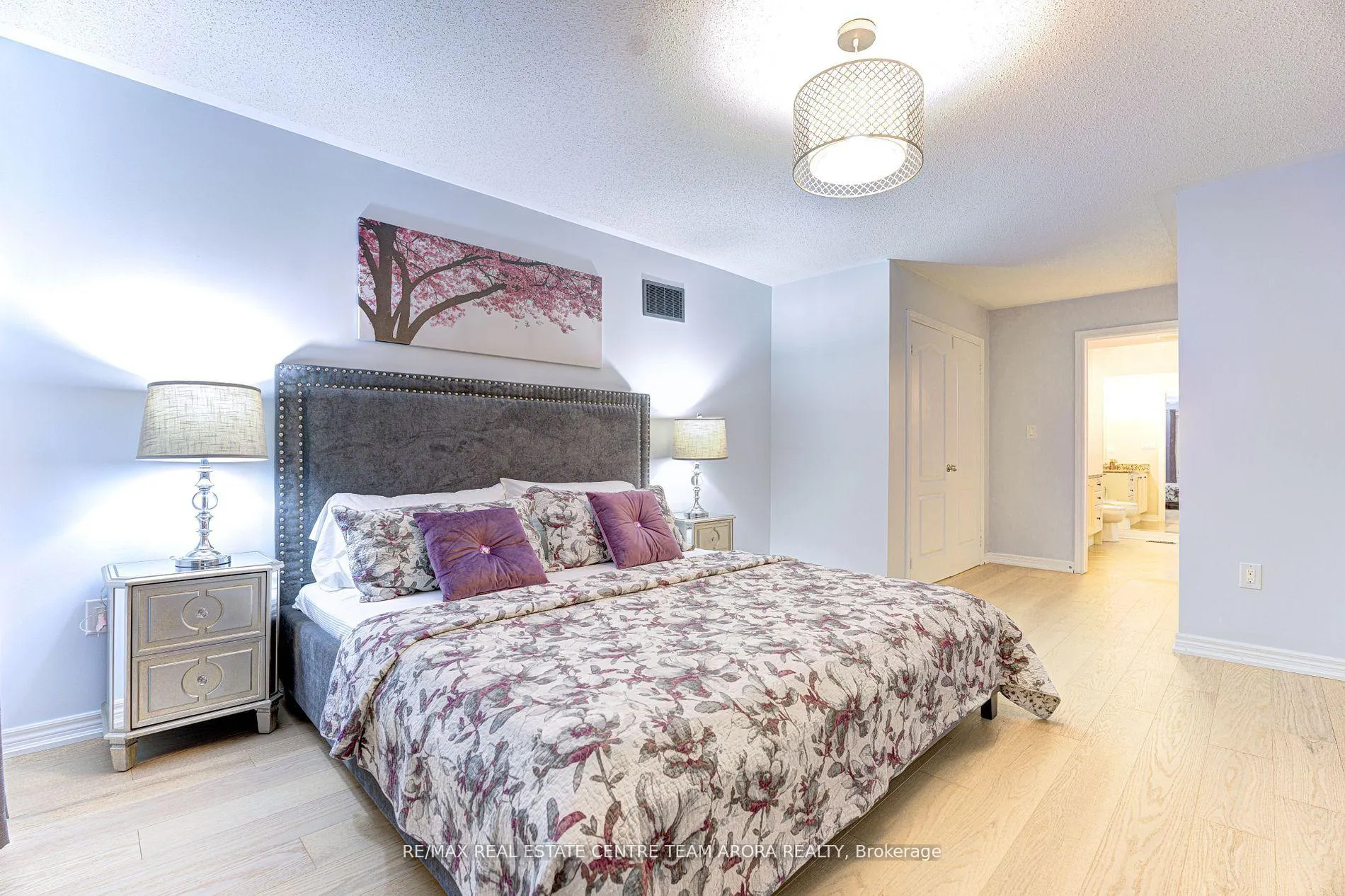 Photo 18 of 8 Kawana Road, Brampton, Bram West — HOMEH