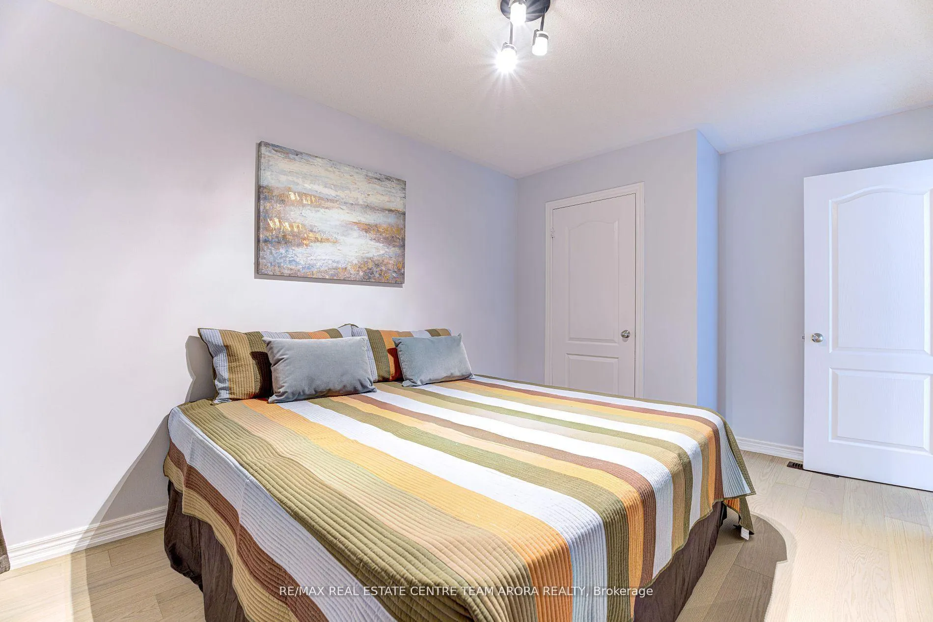 Photo 26 of 8 Kawana Road, Brampton, Bram West — HOMEH