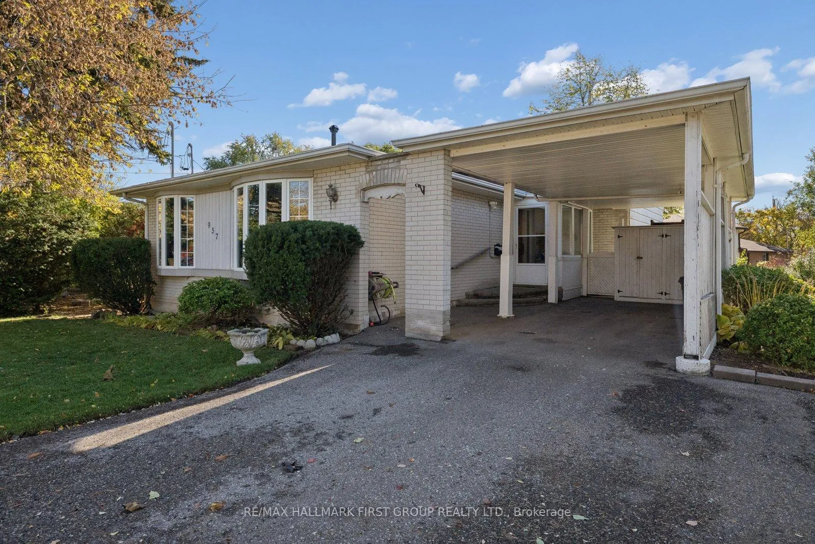 Photo 4 of 957 Timmins Gardens, Pickering, West Shore — HOMEH