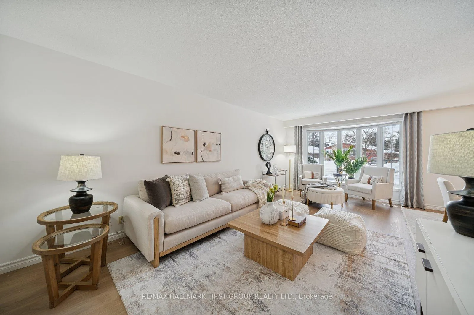 Photo 6 of 957 Timmins Gardens, Pickering, West Shore — HOMEH