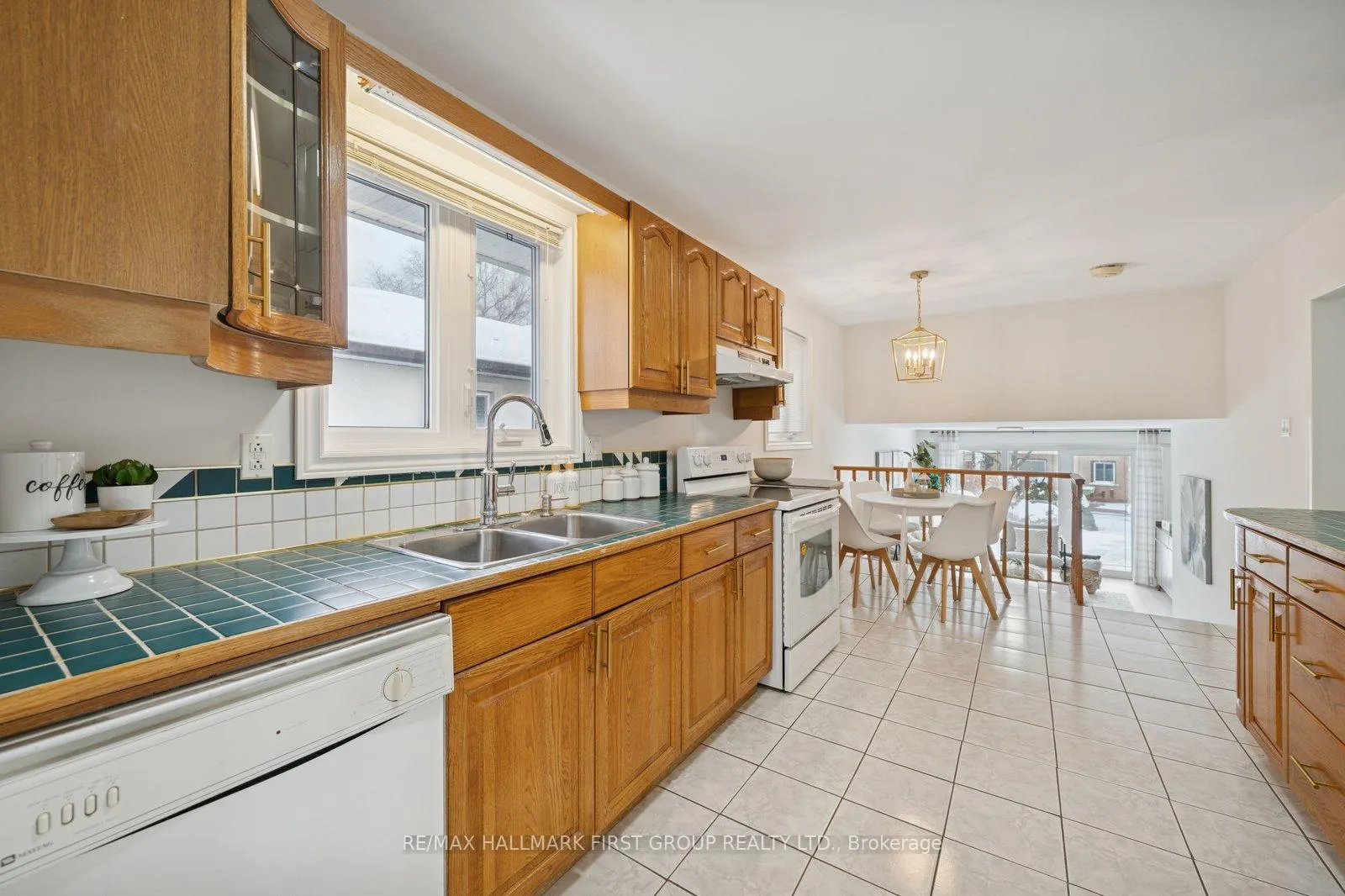Photo 21 of 957 Timmins Gardens, Pickering, West Shore — HOMEH