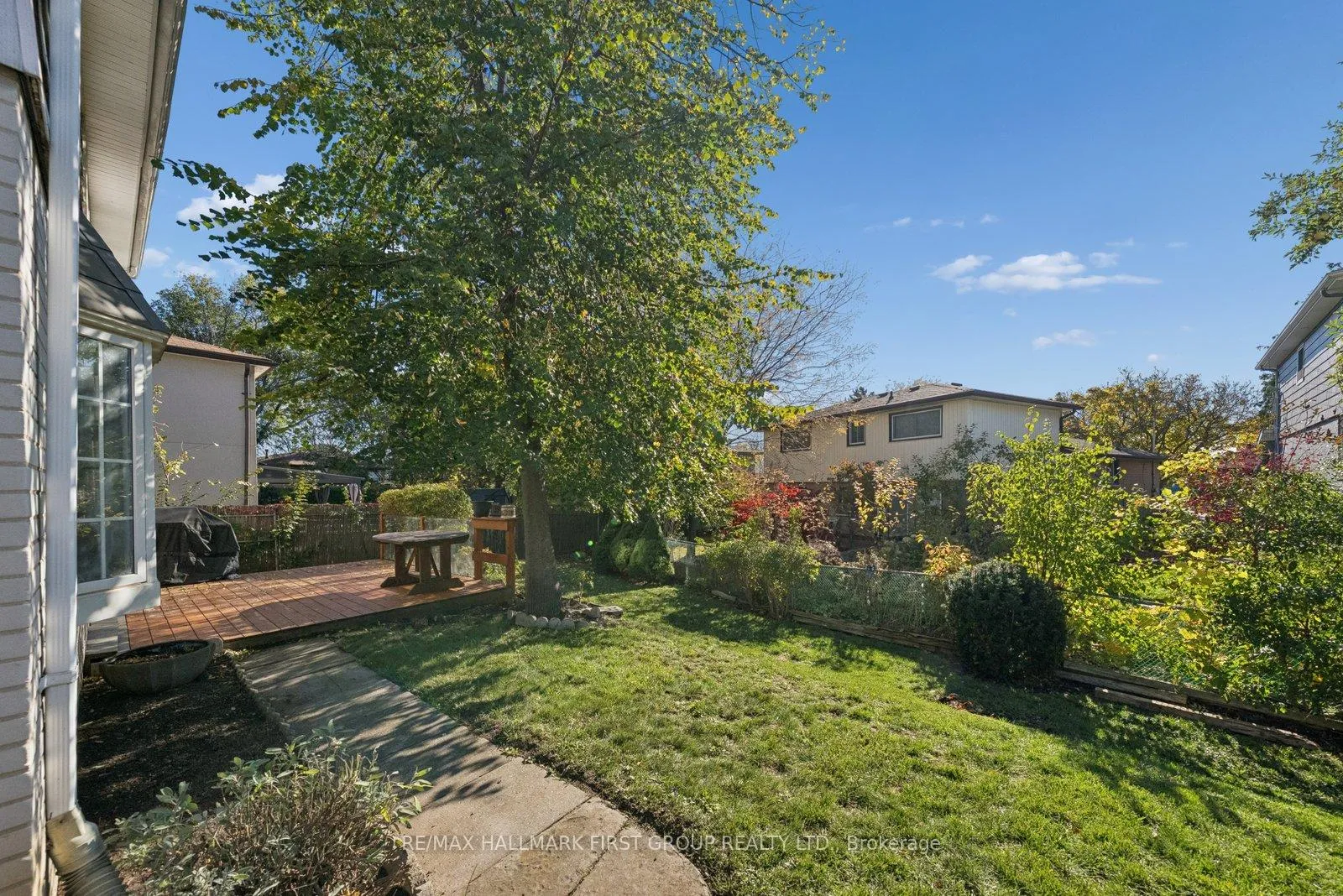 Photo 40 of 957 Timmins Gardens, Pickering, West Shore — HOMEH