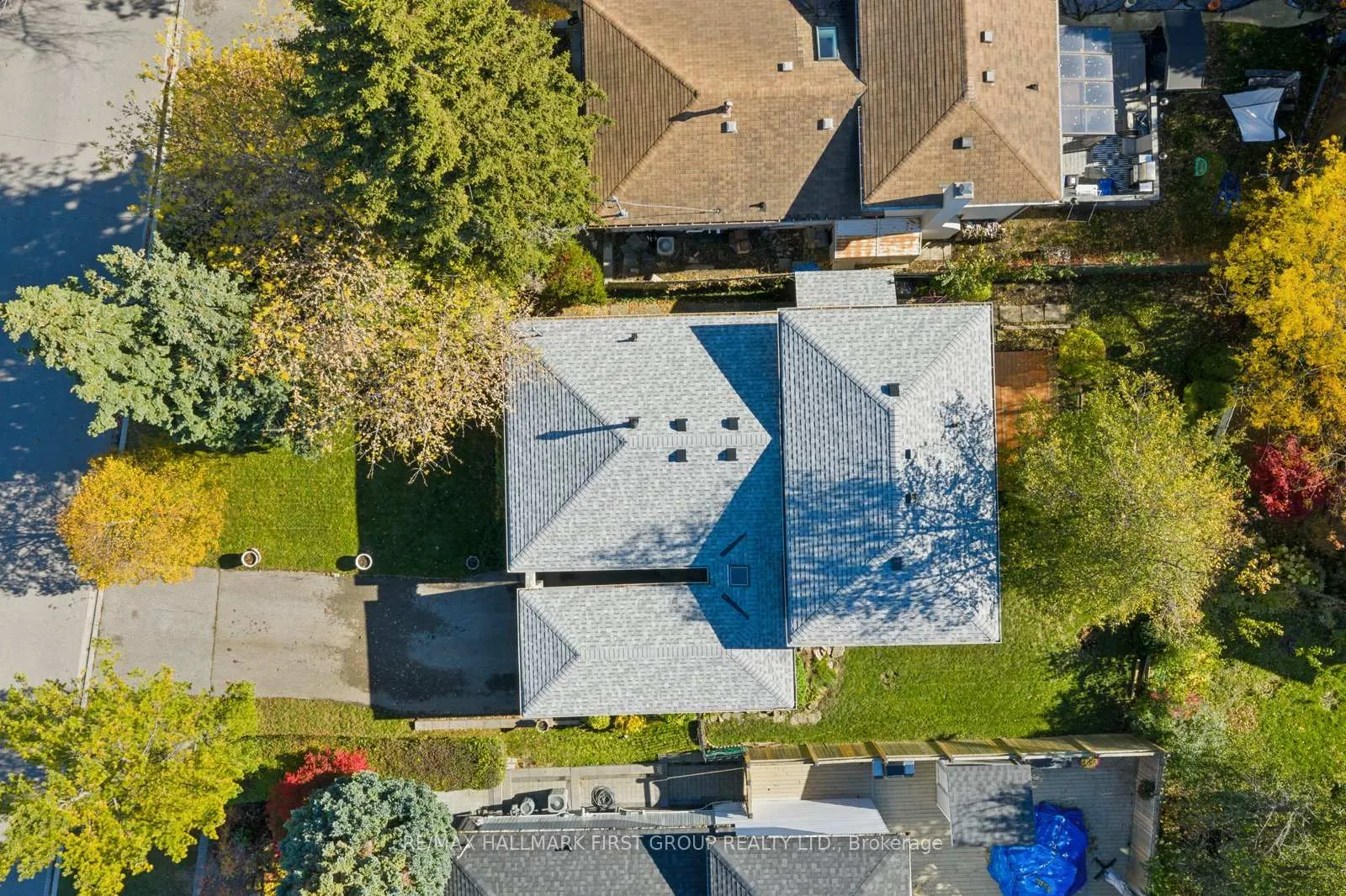 Photo 44 of 957 Timmins Gardens, Pickering, West Shore — HOMEH