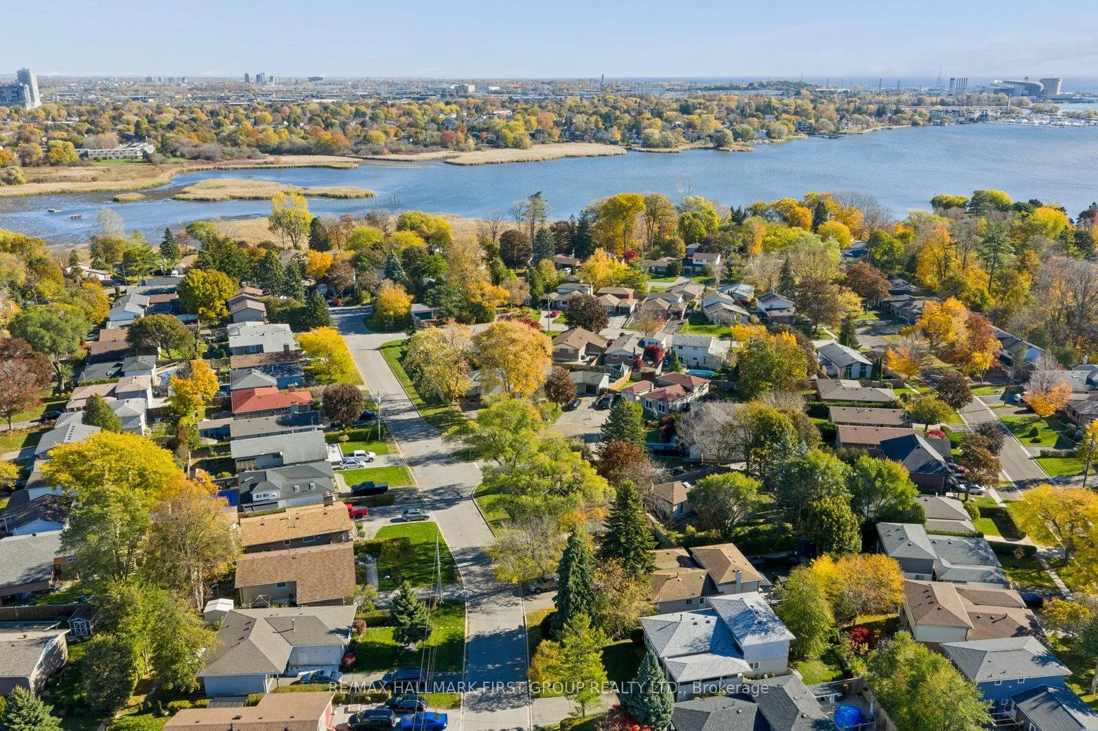Photo 46 of 957 Timmins Gardens, Pickering, West Shore — HOMEH