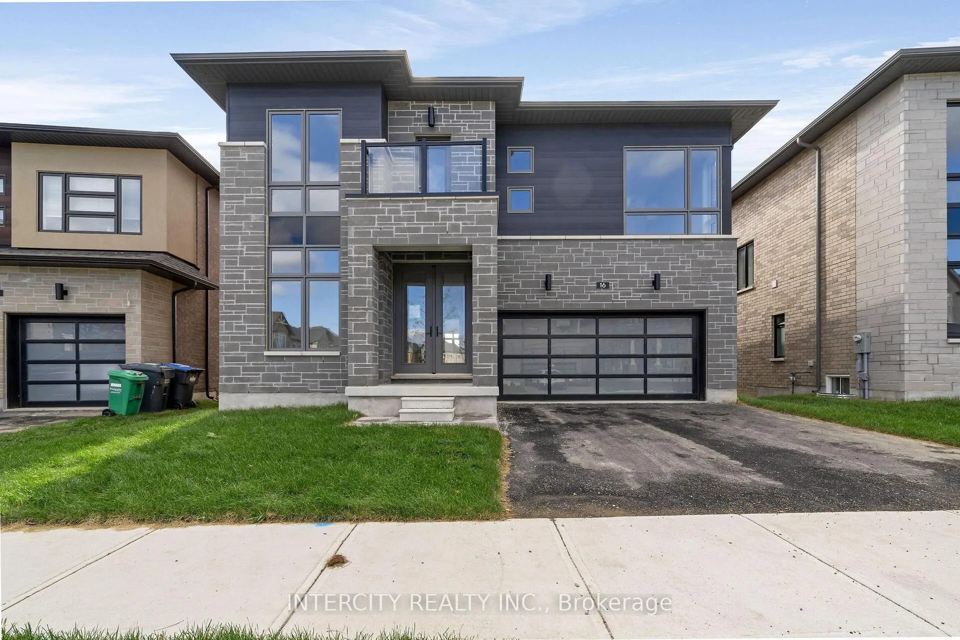 Photo 1 of 16 Keyworth Crescent, Brampton, Sandringham-Wellington North — HOMEH