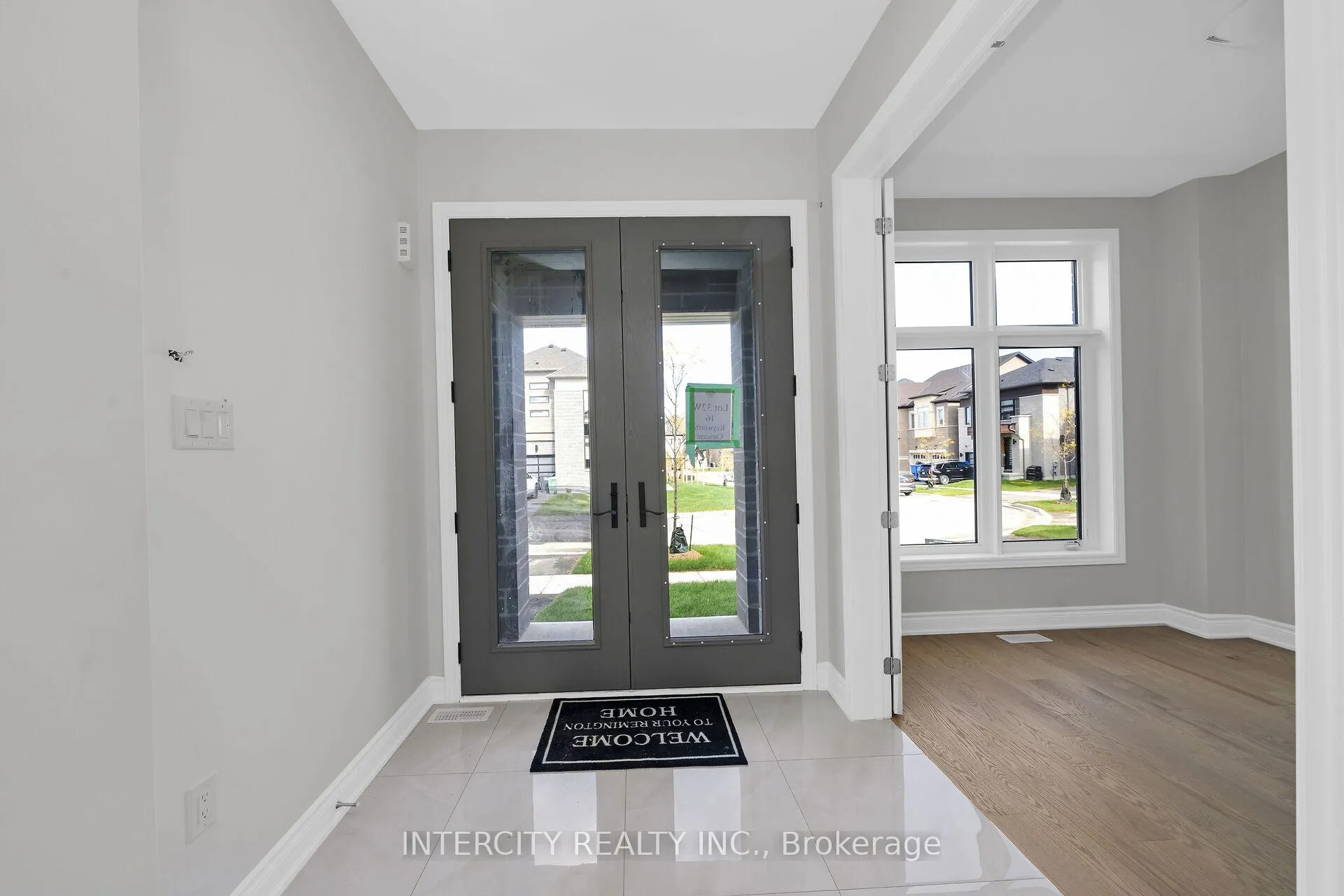 Photo 3 of 16 Keyworth Crescent, Brampton, Sandringham-Wellington North — HOMEH