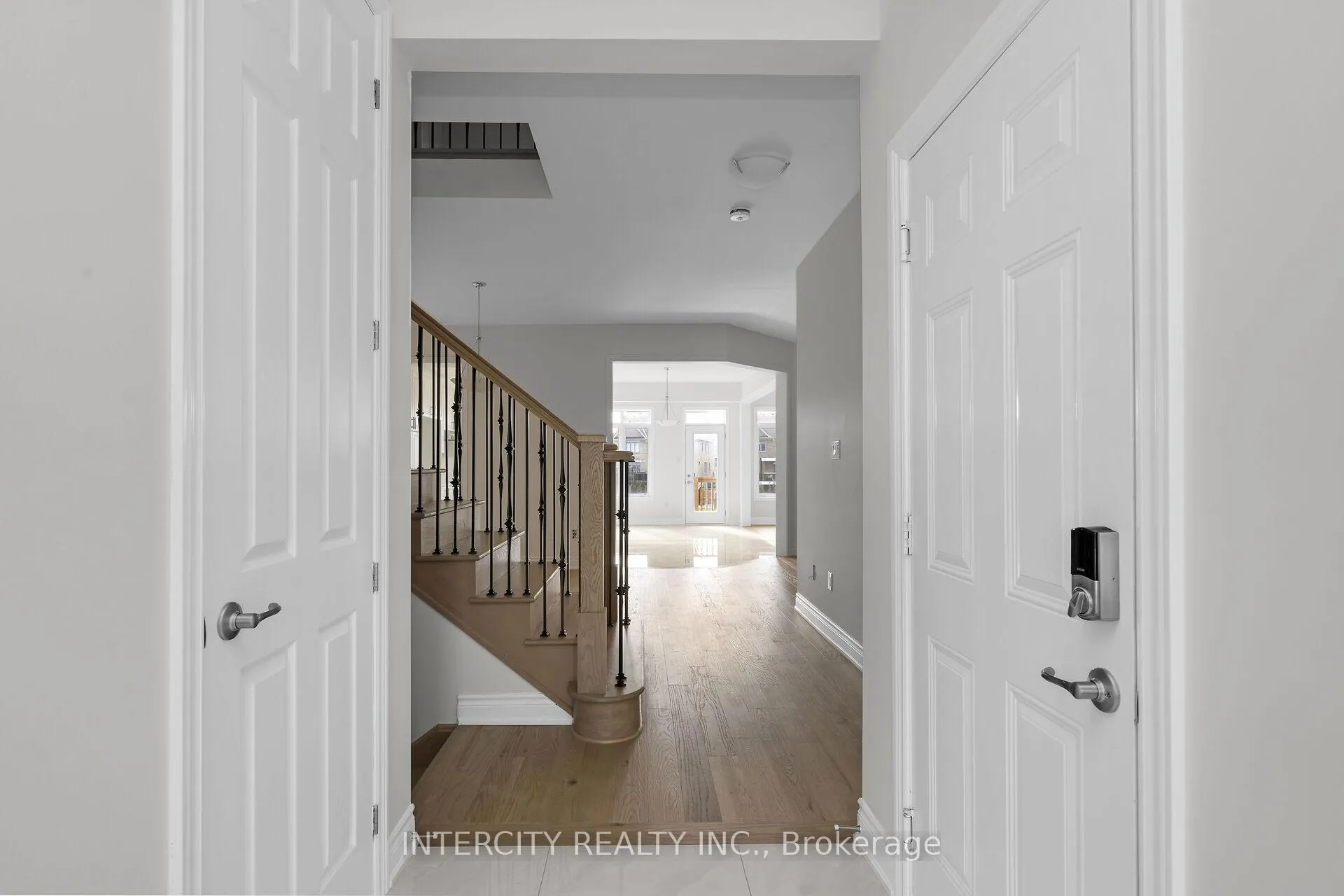 Photo 4 of 16 Keyworth Crescent, Brampton, Sandringham-Wellington North — HOMEH