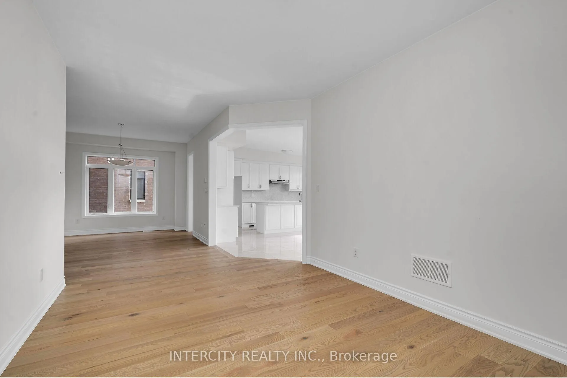 Photo 9 of 16 Keyworth Crescent, Brampton, Sandringham-Wellington North — HOMEH