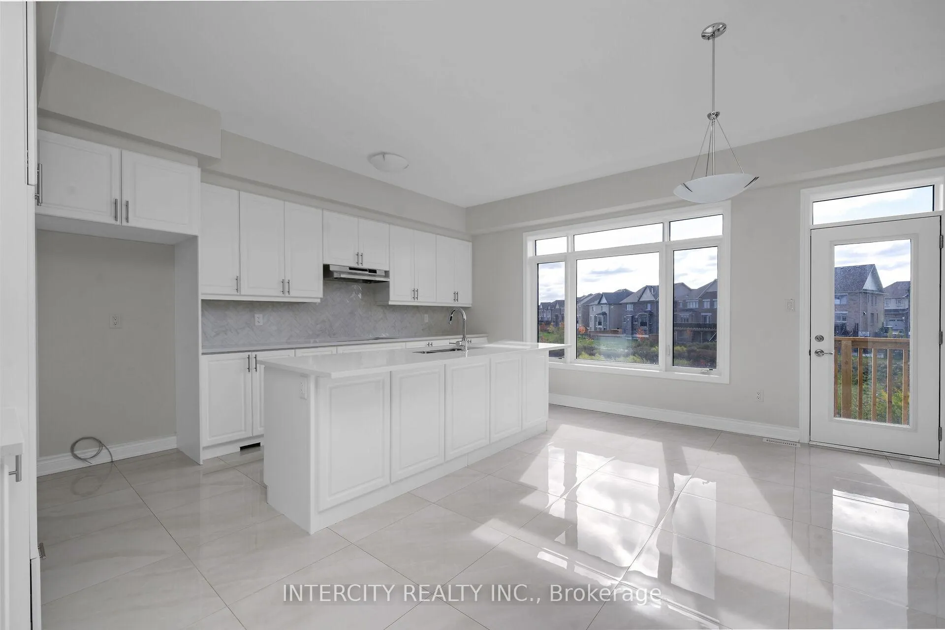 Photo 10 of 16 Keyworth Crescent, Brampton, Sandringham-Wellington North — HOMEH