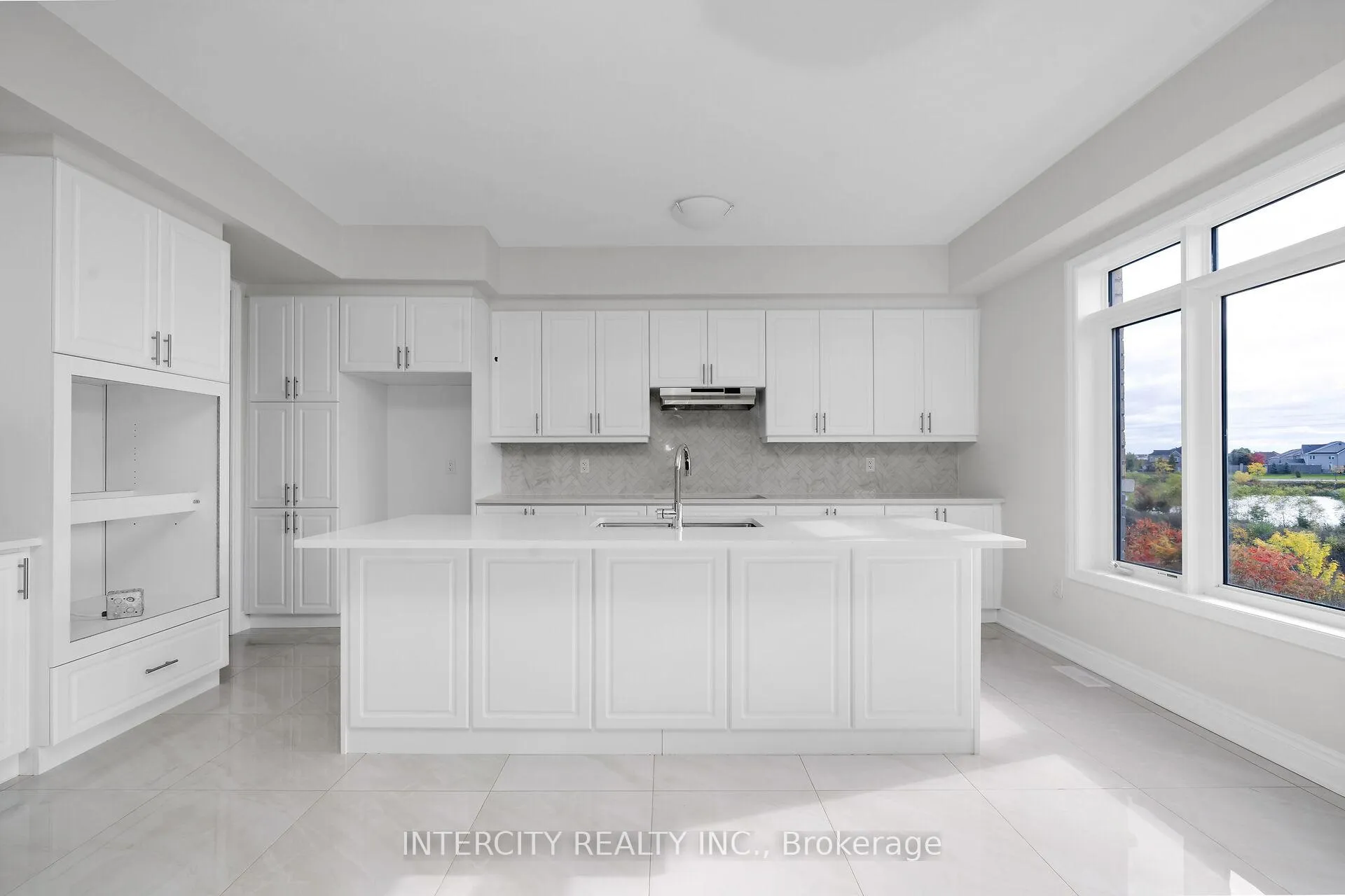 Photo 11 of 16 Keyworth Crescent, Brampton, Sandringham-Wellington North — HOMEH