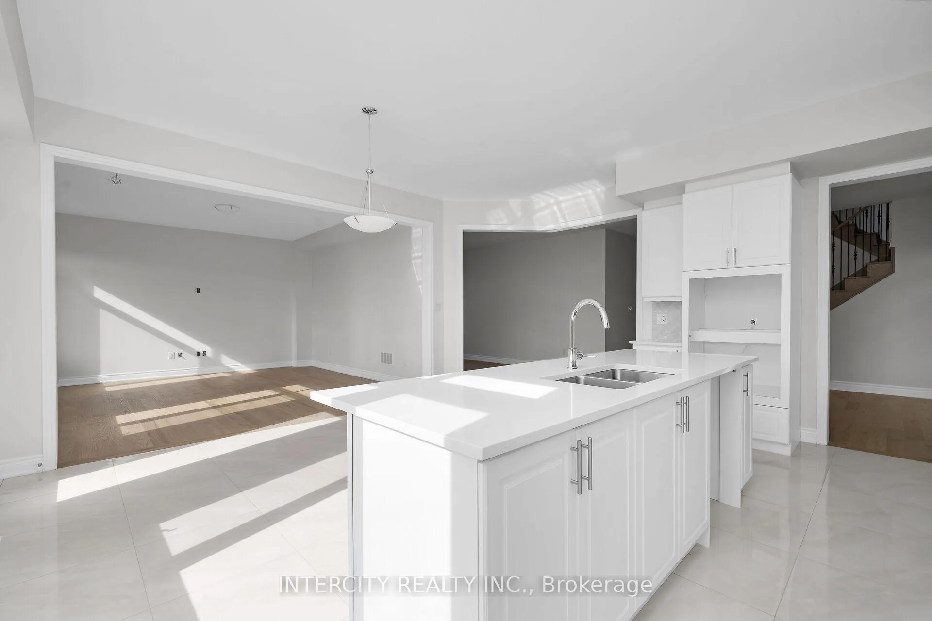 Photo 13 of 16 Keyworth Crescent, Brampton, Sandringham-Wellington North — HOMEH