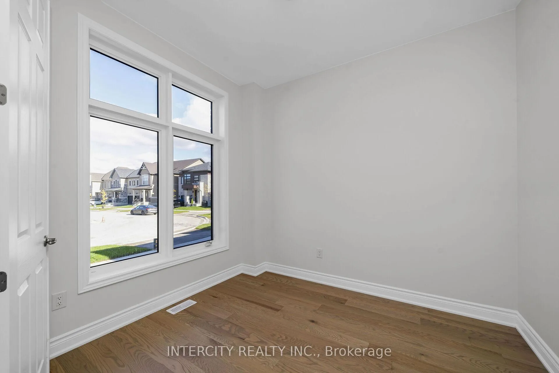Photo 19 of 16 Keyworth Crescent, Brampton, Sandringham-Wellington North — HOMEH