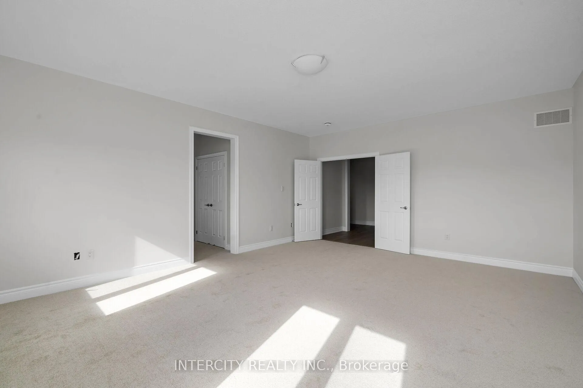 Photo 22 of 16 Keyworth Crescent, Brampton, Sandringham-Wellington North — HOMEH