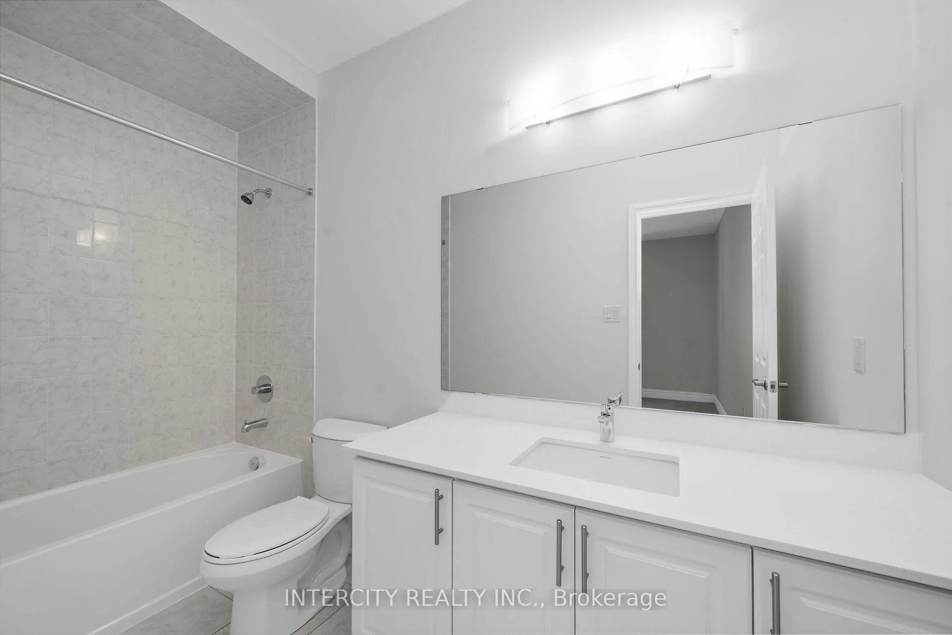 Photo 34 of 16 Keyworth Crescent, Brampton, Sandringham-Wellington North — HOMEH