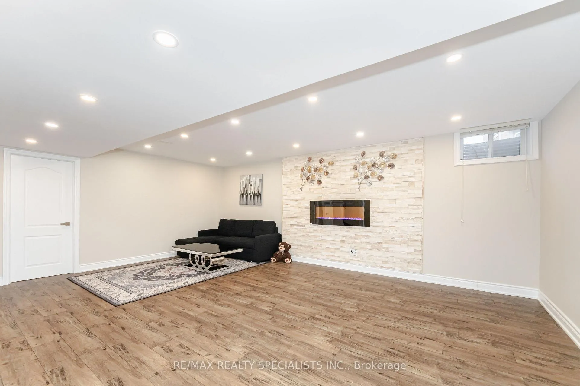 Photo 23 of 8859 Creditview Road, Brampton, Credit Valley — HOMEH