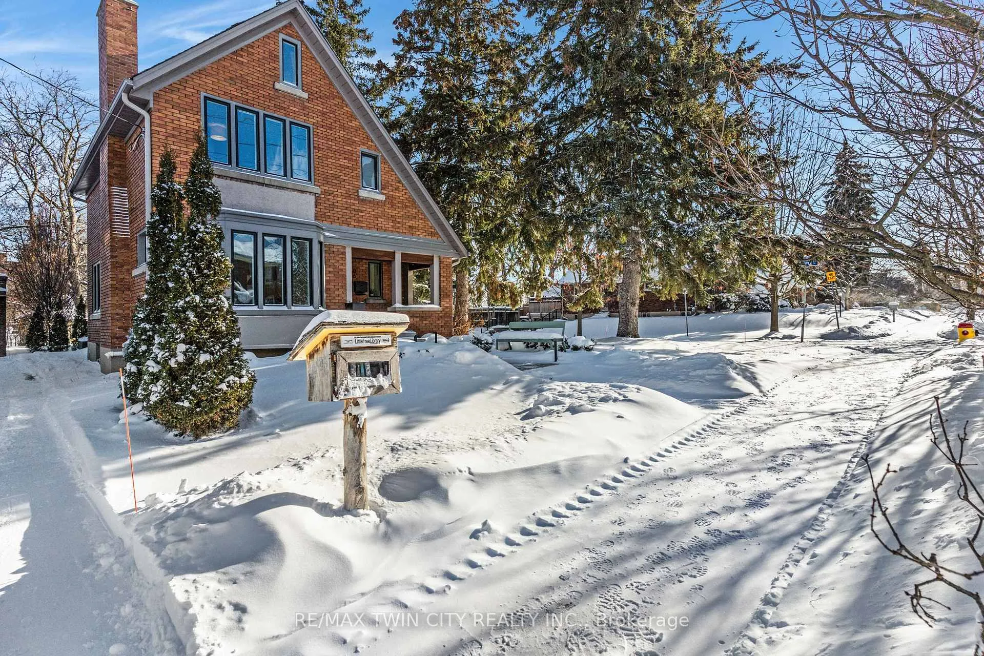 Photo 1 of 86 Earl Street, Kitchener — HOMEH