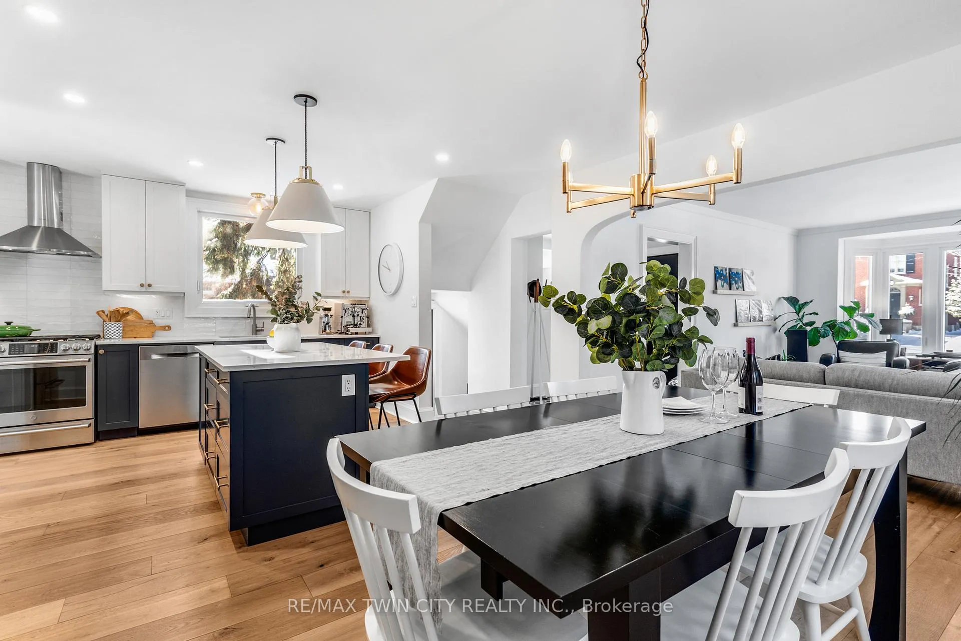 Photo 10 of 86 Earl Street, Kitchener — HOMEH