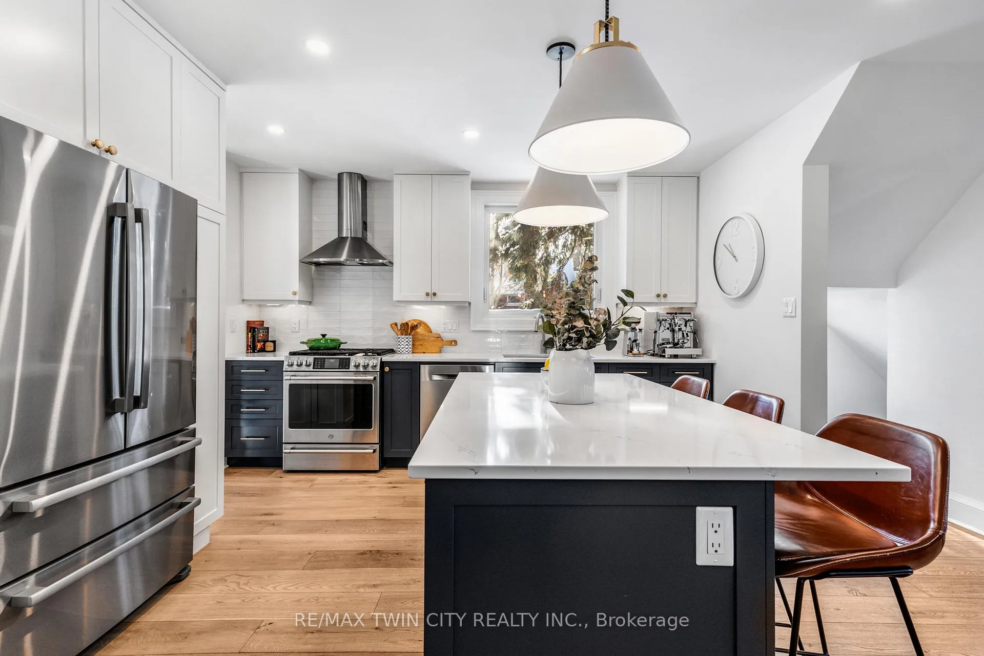 Photo 11 of 86 Earl Street, Kitchener — HOMEH