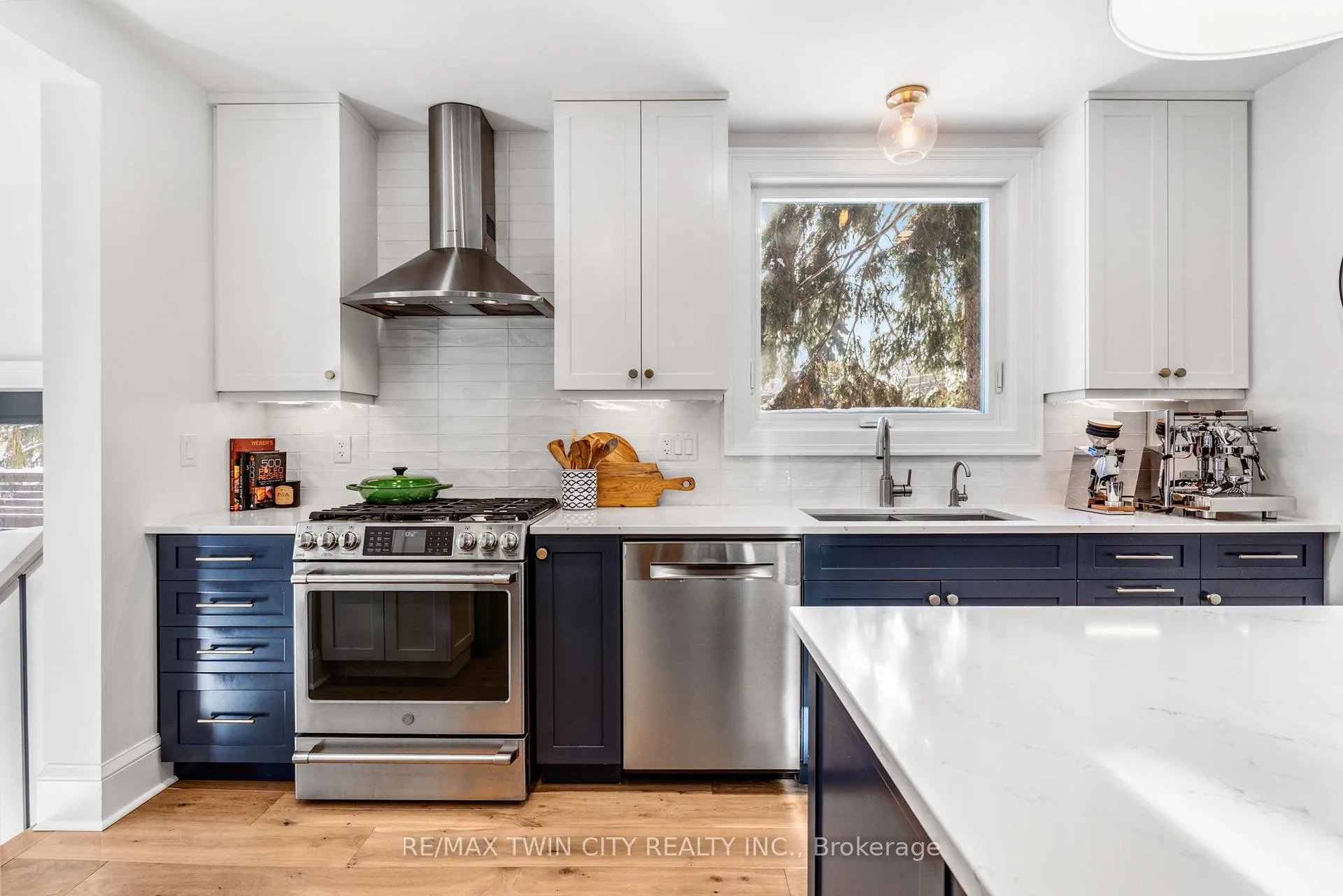 Photo 12 of 86 Earl Street, Kitchener — HOMEH