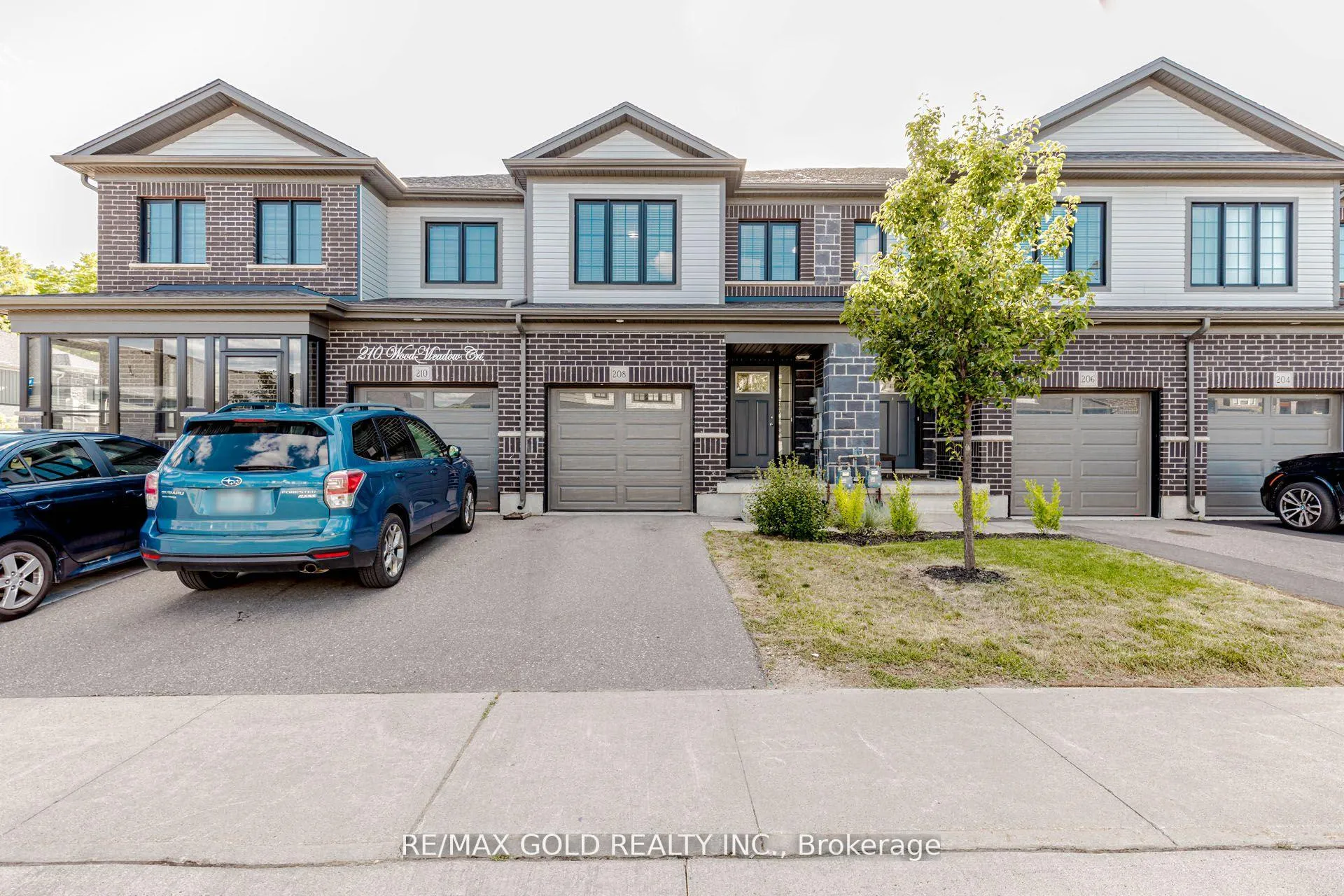 Photo 1 of 208 Woodmeadow Court, Kitchener — HOMEH