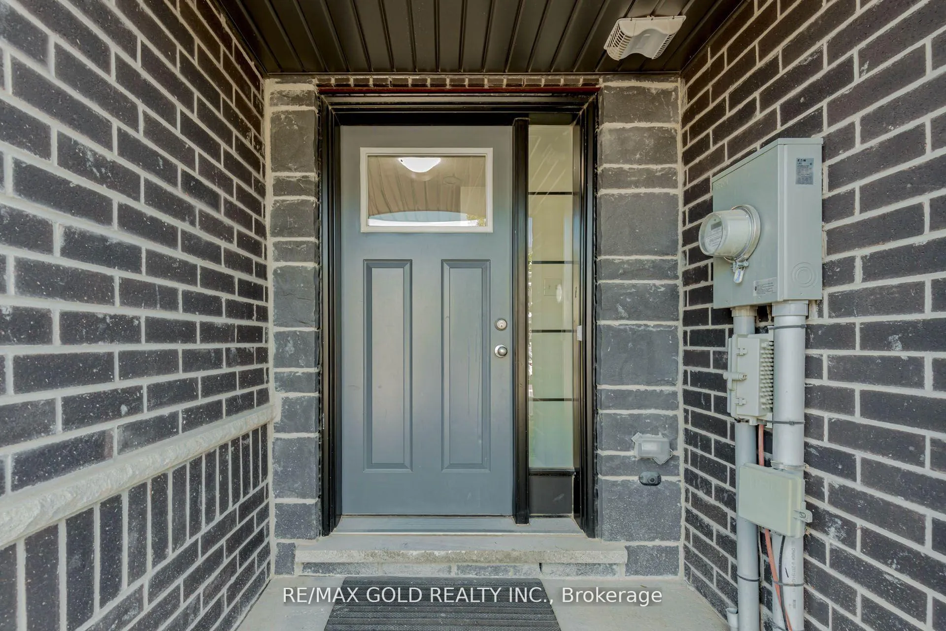 Photo 3 of 208 Woodmeadow Court, Kitchener — HOMEH