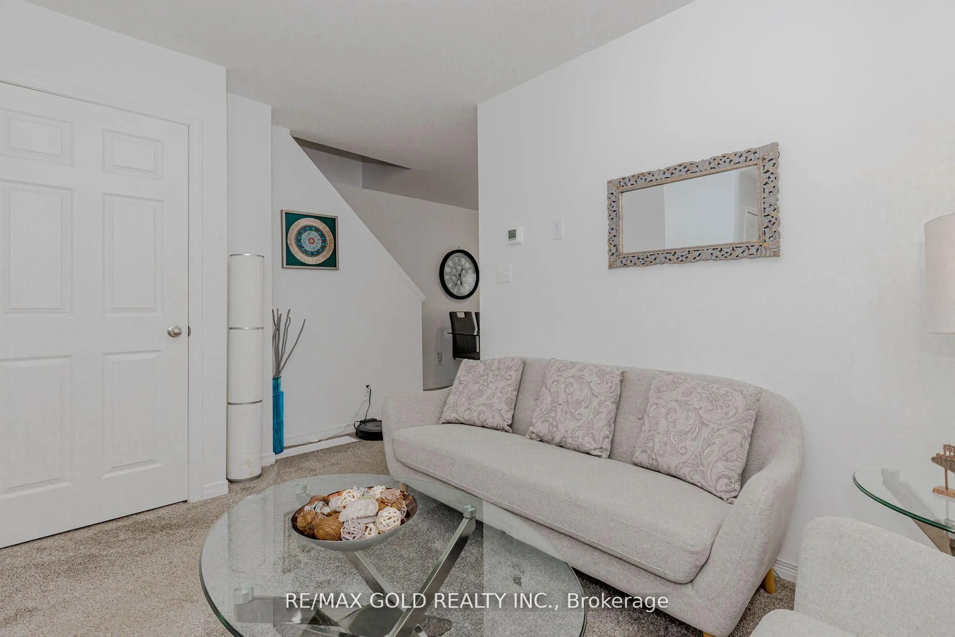 Photo 6 of 208 Woodmeadow Court, Kitchener — HOMEH