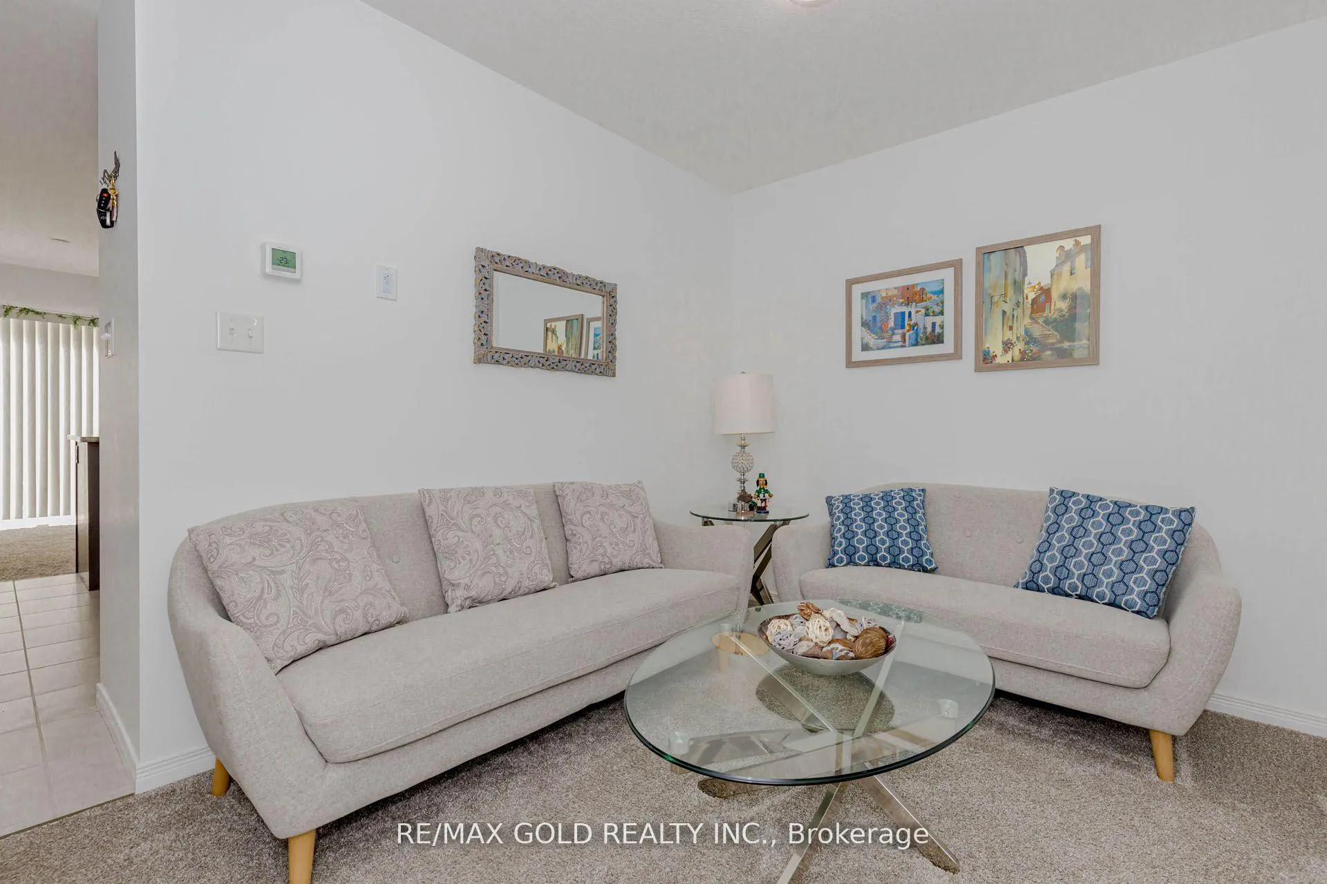 Photo 7 of 208 Woodmeadow Court, Kitchener — HOMEH