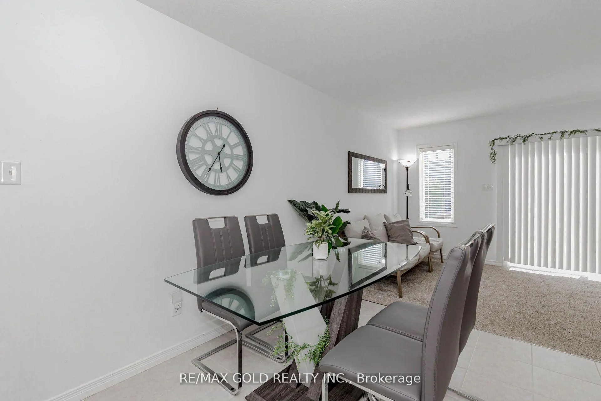 Photo 9 of 208 Woodmeadow Court, Kitchener — HOMEH